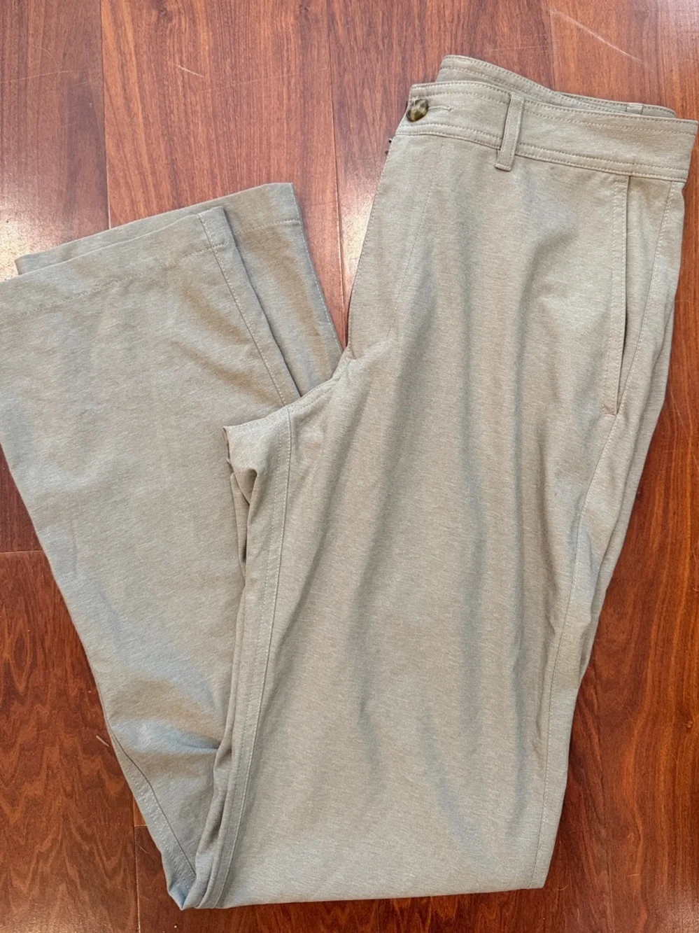 Men’s Roundtree & Yorke Chinos in Light Tan -Size 30/32